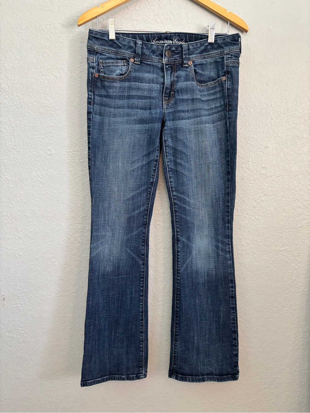 American Eagle Original Boot Low Rise Jeans Medium Wash Sz. 8